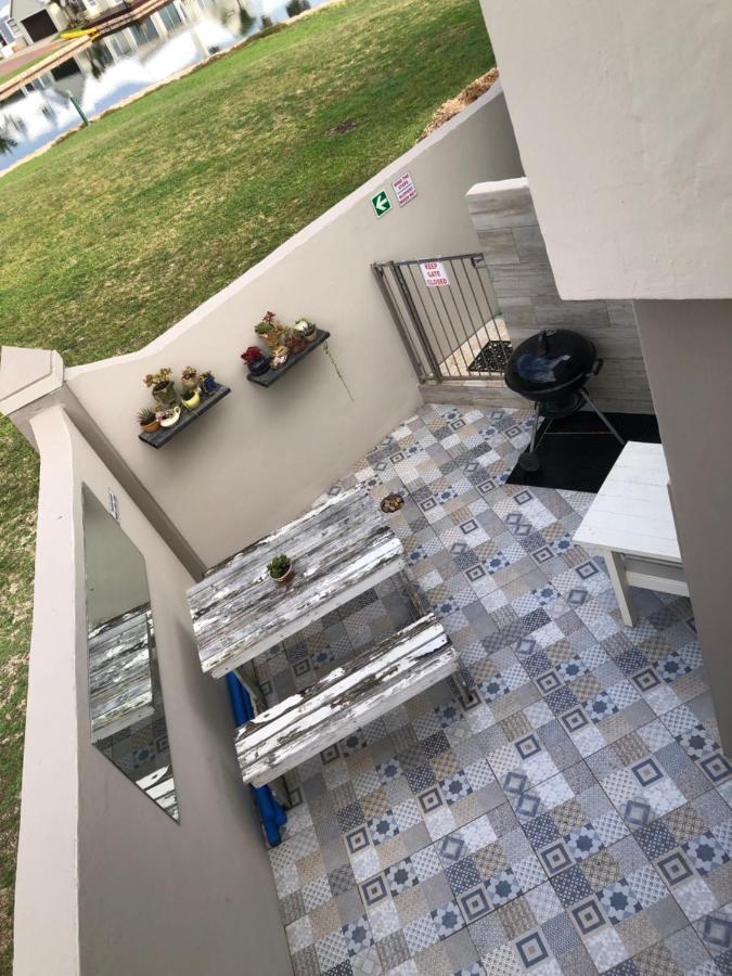 The Ark Guesthouse At Marina Martinique Джефрис-Бей Экстерьер фото