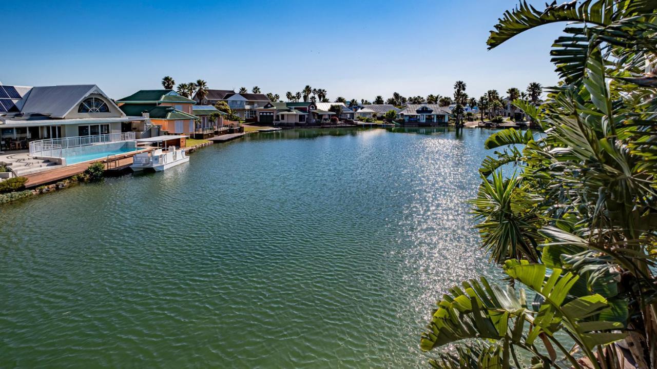 The Ark Guesthouse At Marina Martinique Джефрис-Бей Экстерьер фото