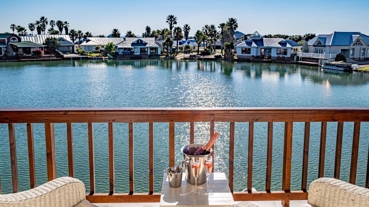 The Ark Guesthouse At Marina Martinique Джефрис-Бей Экстерьер фото